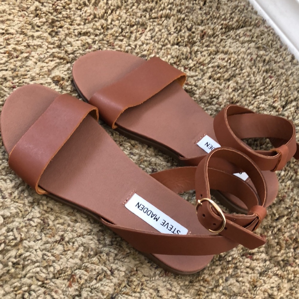 Steve Madden - Picture 2 of 3